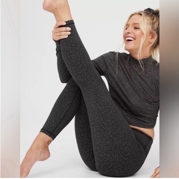 Aerie/Offline Leopard Leggings - Picture 2 of 4